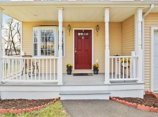 4 Spitzer Ct, Norwalk, CT 06854