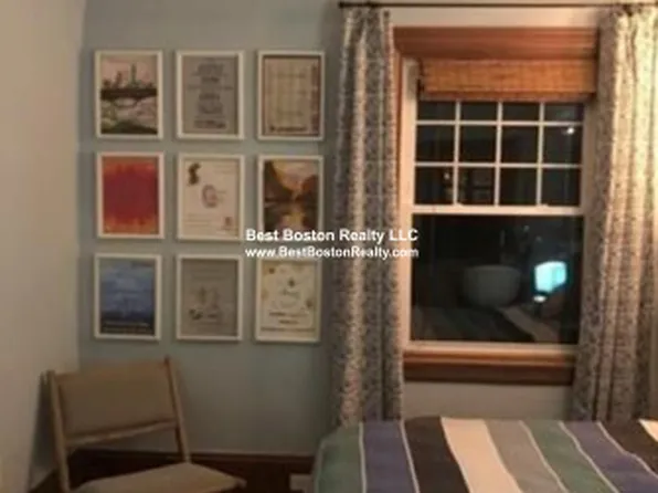 108 Walnut St #108, Newton, MA 02460