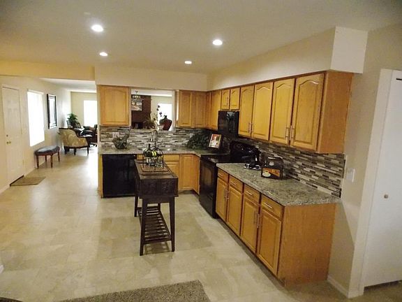 5th image of 515 E 10th Ave
