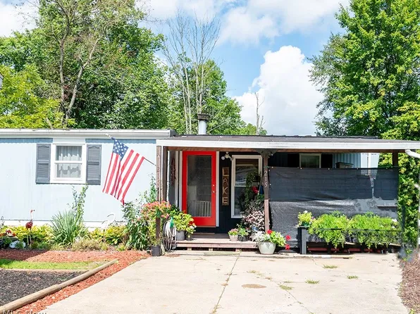 215 Lake Shore Ter SW, Warren, OH 44481