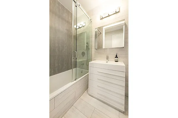 Sold by Christie's International Real Estate Group, LLC | media 19