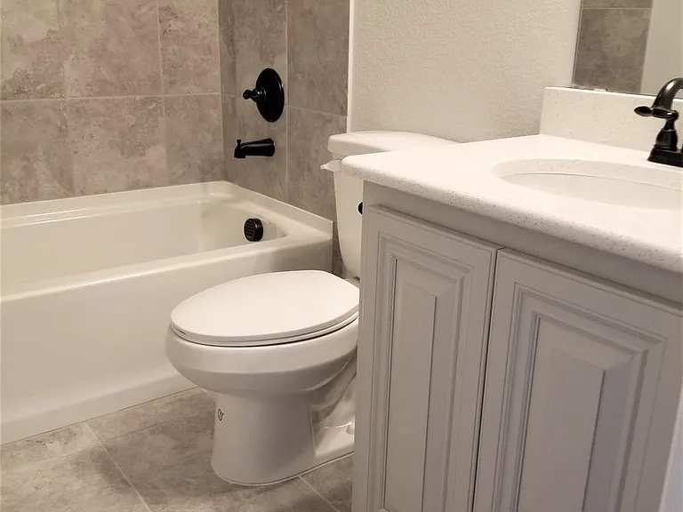 2113 Burke Dr — Photo 8