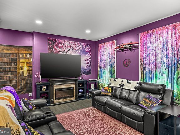 5th image of 28 Brainerd St