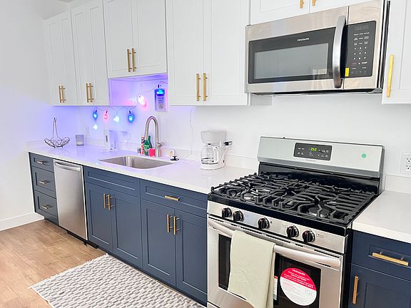 5th image of 6708 Willoughby Ave #6712