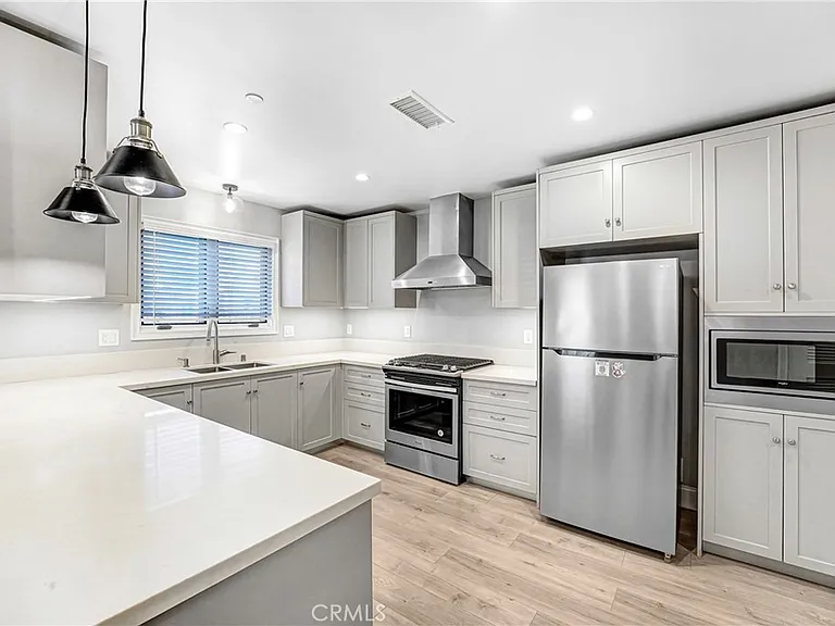 158 S Sierra Madre Blvd #4 — Photo 6