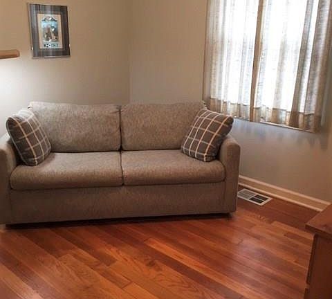 4th image of 317 Wolfly Ave
