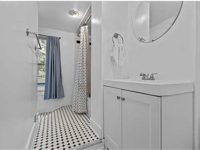 602 Middle St — Photo 23