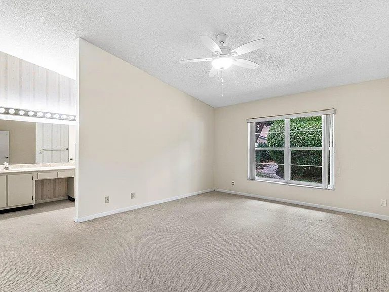 10001 Country Brook Rd — Photo 13