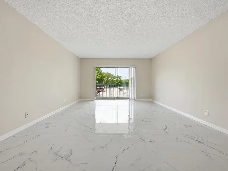 3000 Riverside Dr #201-1 — Photo 7