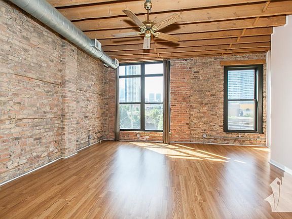 3rd image of 661 W Grand Ave #3E
