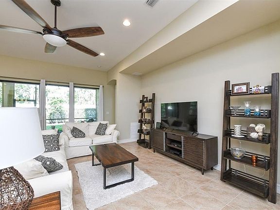 5th image of 1041 Bluffwood Dr