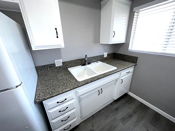5th image of 1906 E 1st St APT 4C