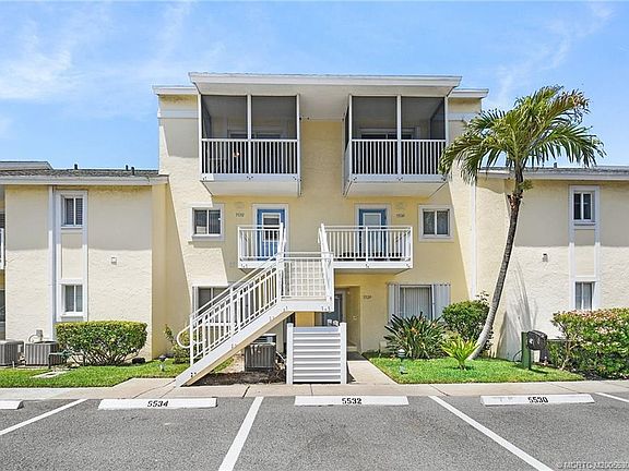 5th image of 5532 NE Gulfstream Way