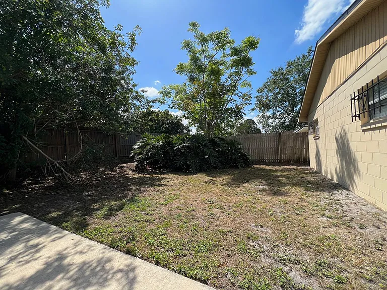 529 Hibiscus Way — Photo 37