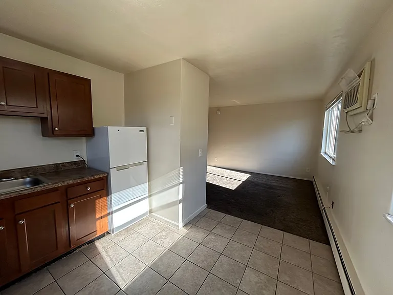 Efficiency Apartments for rent in Western Hills — Photo 7