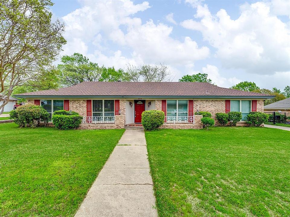 1st image of 609 Robindale Dr