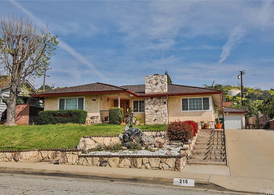 2nd image of 216 Casa Grande Ave
