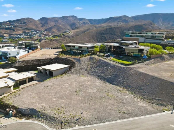 678 Dragon Point Dr, Henderson, NV 89012