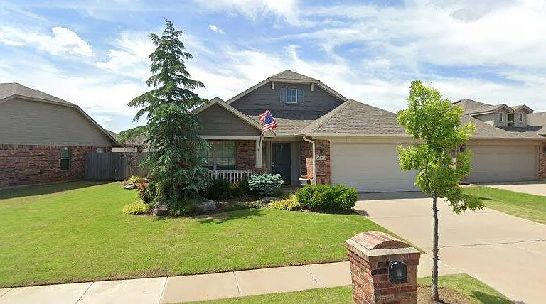 19213 Blanco Dr — Photo 1