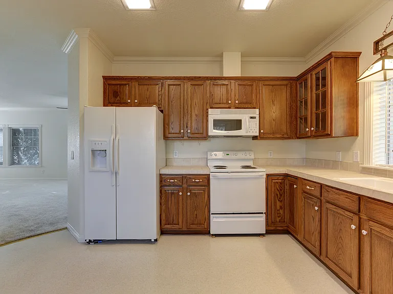1759 N Baker St — Photo 11