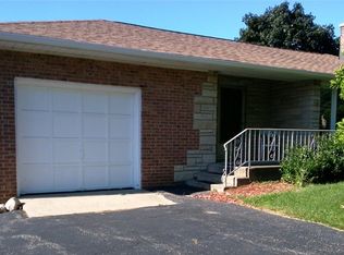 4945 Ridge Dr, Gurnee, IL 60031