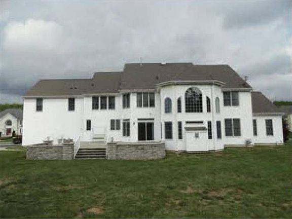 56 Woodland Dr