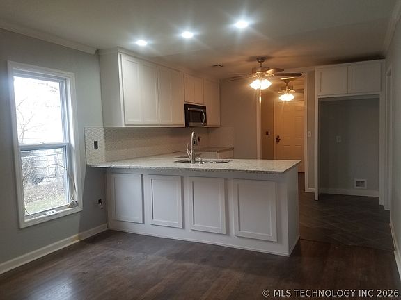 5th image of 413 N Cleveland Ave