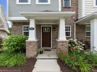 605 Jenny Way #12, Brighton, MI 48116