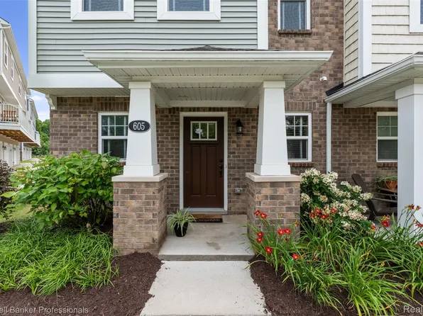 605 Jenny Way #12, Brighton, MI 48116