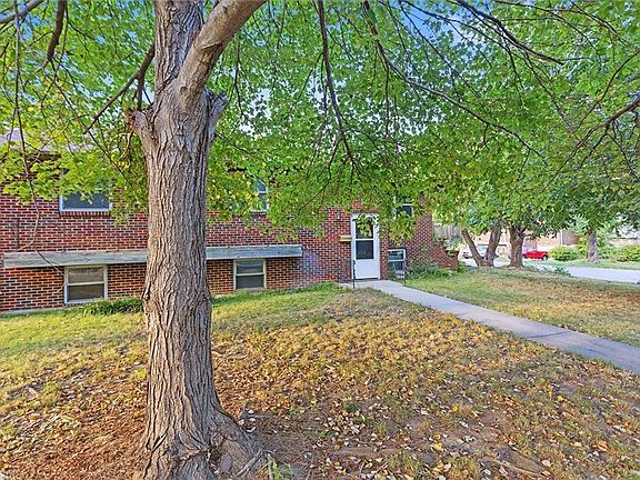 3rd image of 5204-5206 Edgehill Dr