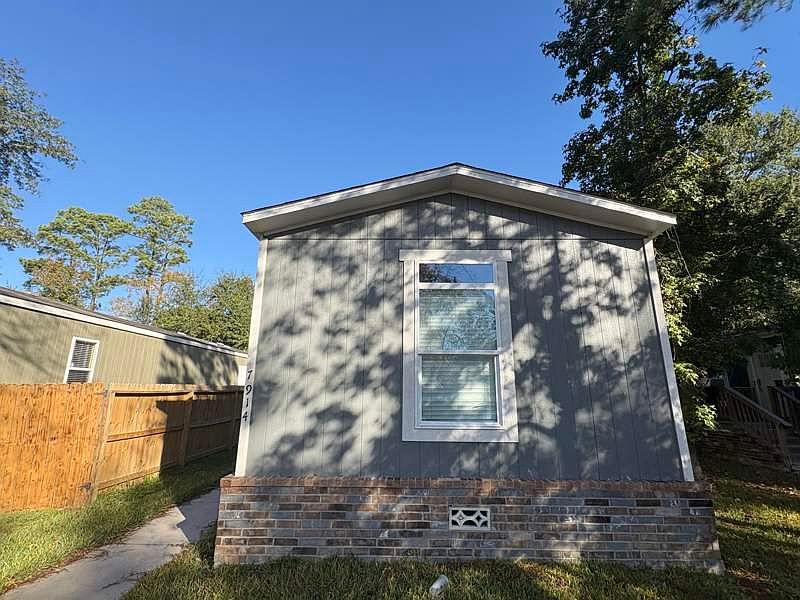 1st image of 7914 Lazy Ln