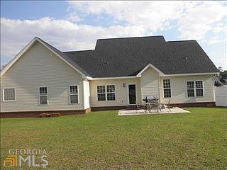 2nd image of 1914 Chatsworth Ct