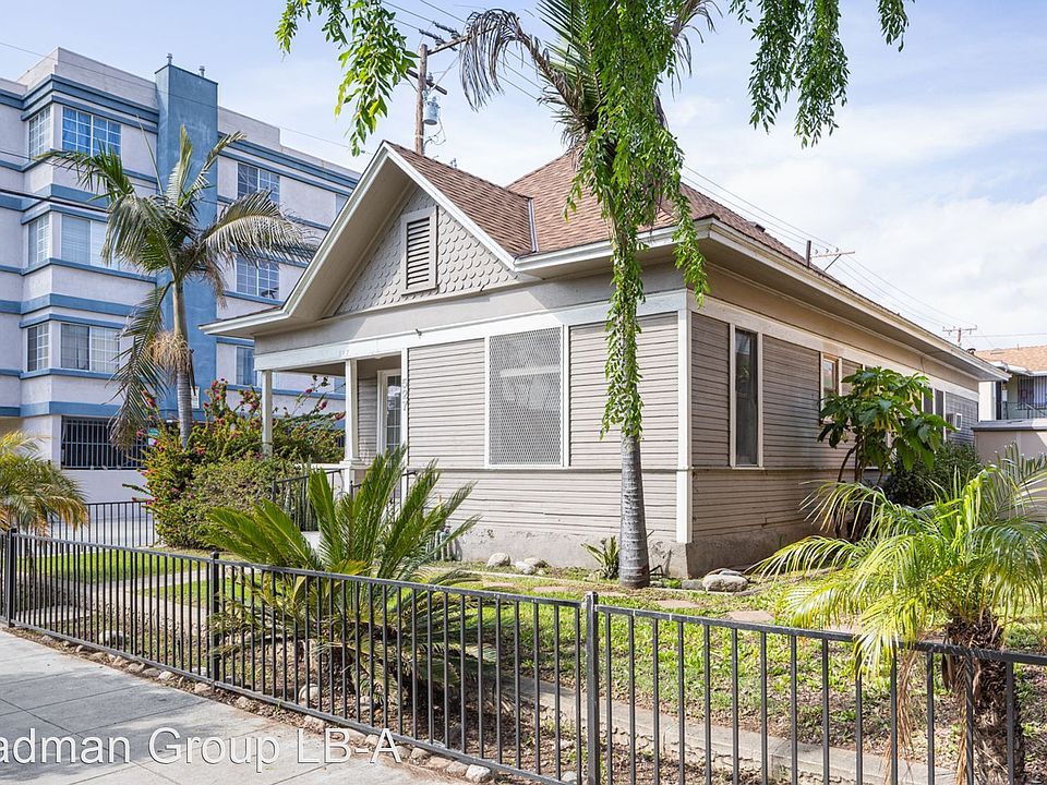 1st image of 527 W 4th St #11905282
