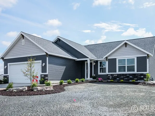 10876 Pine Bow Ct, West Olive, MI 49460