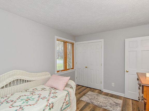 3rd image of 6062 Debra Ct