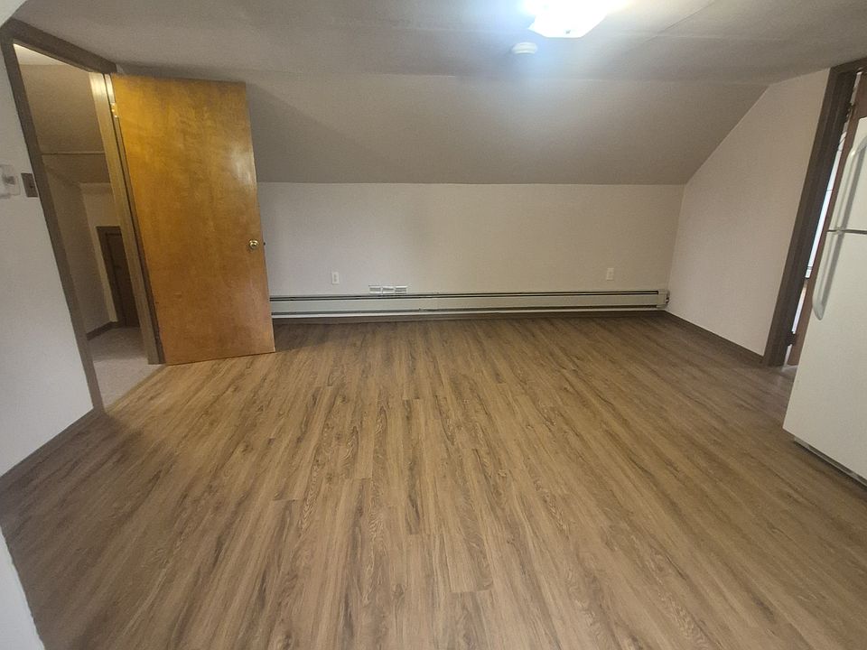 1st image of 167 Raymond Dr #2