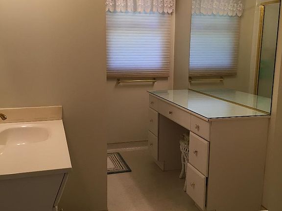 3rd image of 445 Wilson Ave