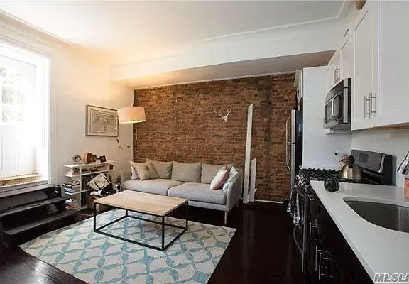 2nd image of 1004 Bergen St