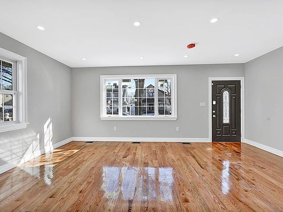 3rd image of 119-20 192nd St