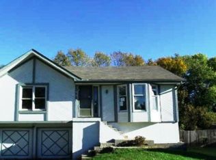 604 NE Karapat Dr, Kansas City, MO 64155