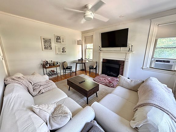 2nd image of 52 Garden St APT 21