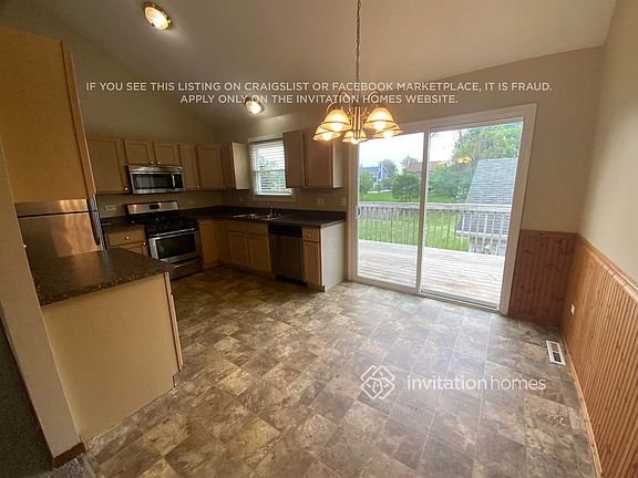 5th image of 833 N Elmwood Dr