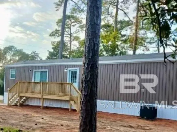 1325 Ridgewood Dr, Lillian, AL 36549