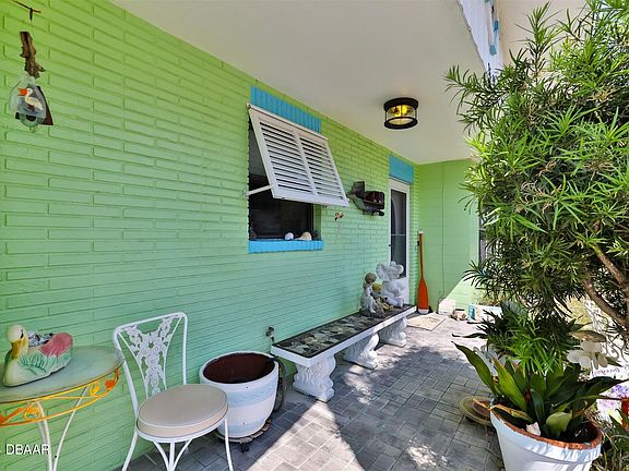 2nd image of 2628 S Peninsula Dr