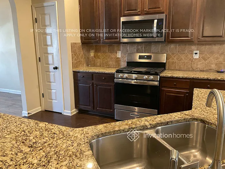 4373 Grove Lake St — Photo 7