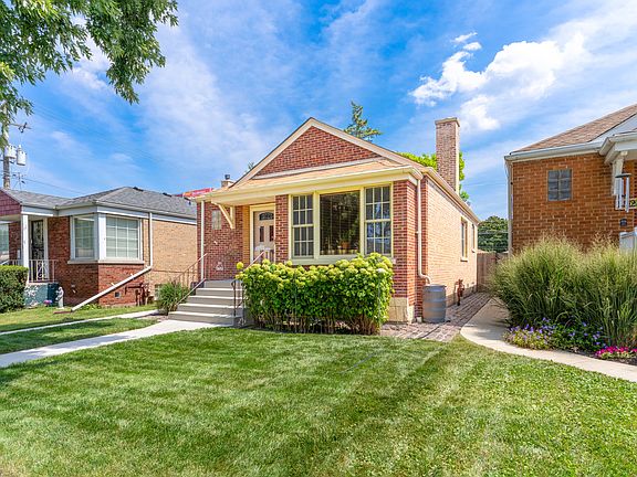 3rd image of 5521 S Neenah Ave