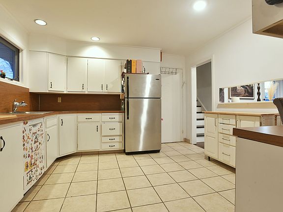 2nd image of 87 Stony Ridge Dr