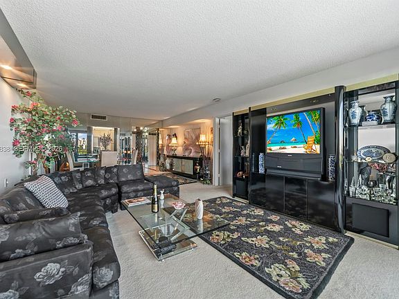 5th image of 20225 NE 34th Ct APT 719