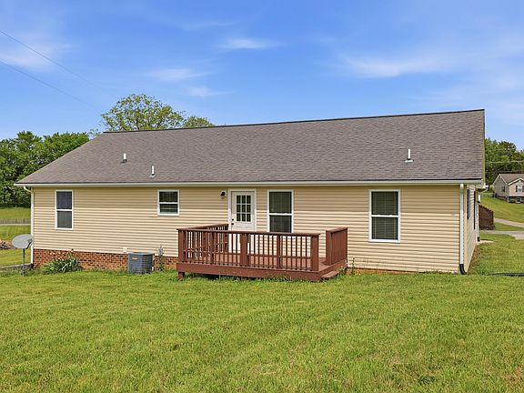 3rd image of 520 Calico Rd