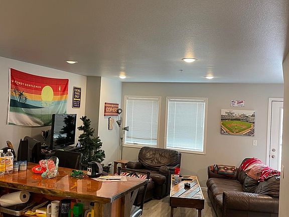 3rd image of 802 7th Ave S APT 6